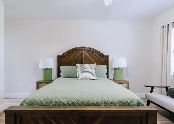 Cozy Private Studio 2 Blocks From Pompano Beach