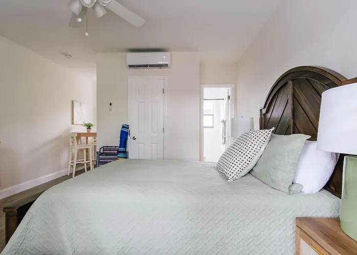 Cozy Private Studio 2 Blocks From Pompano Beach