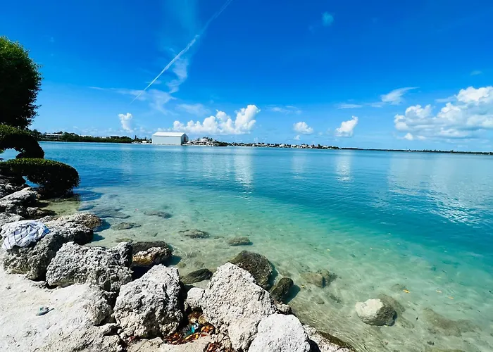 Crystal Waters - Waterfront Villa In Duck Key
