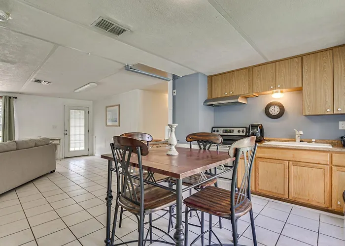 Homosassa Getaway W/ Pool & Refreshed Lanai