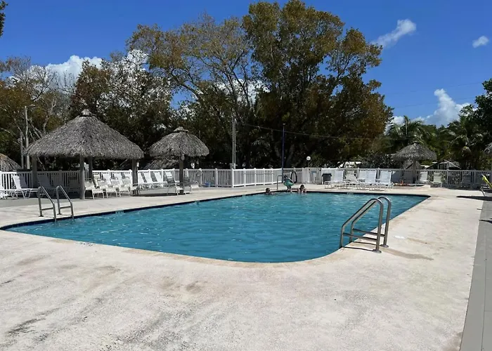 Waterfront Tiny Home With Pool, Beach, Dock, Kayaks