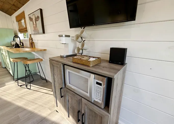 Gorgeous And Modern Cabin Near Poe Springs Park, Perfect For A Weekend In Nature