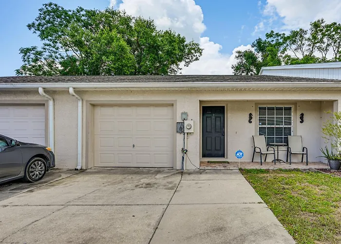 Close To Dtwn! Family-Friendly Dade City Townhome