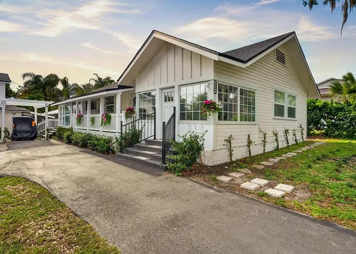 Lakefront Dora Lake Heated Pool Home Private Dock & Golf Cart
