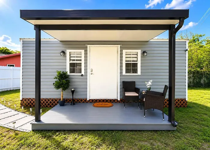 Cozy Escape Free Parking Private Patio