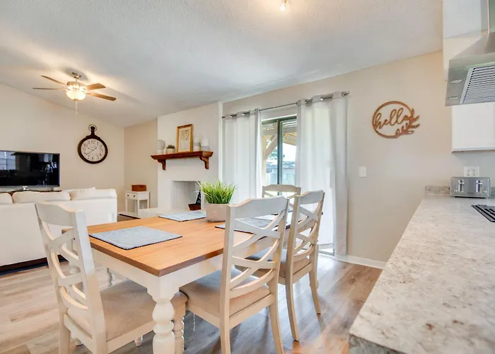 Whole House, Big Yard, Garage: 20 Min To Beach!