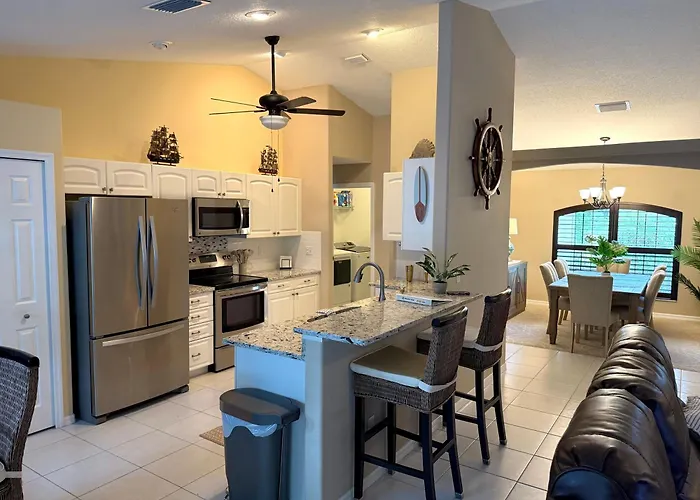 Pool Retreat & Minutes To Beach