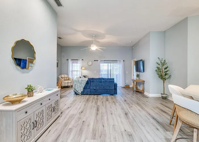 Heart Of Lake County! Family Escape W/ Lanai, Pool