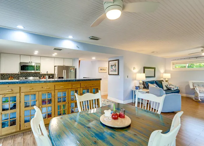 Pool Access! Private Island Condo In Placida
