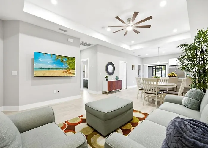 Cozy & Elegant 3Br Home