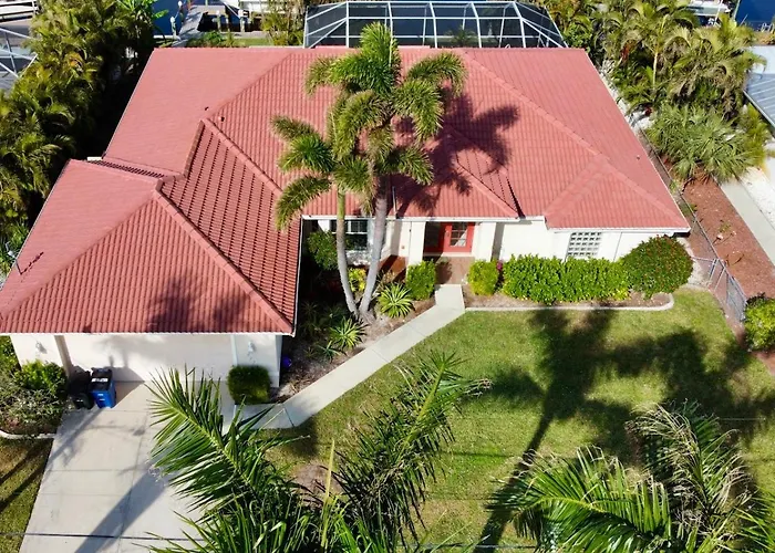 Modern 3-Bedroom Waterfront Pool Home In Manatee Bay With Boat Slip Included