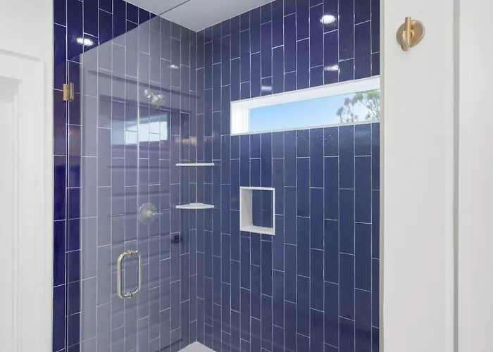 New- 6 Bedroom-Private Pool- Pet Friendly More Pics Coming Soon