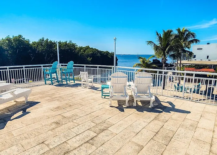 Happier In The Keys Waterfront Tiny Home