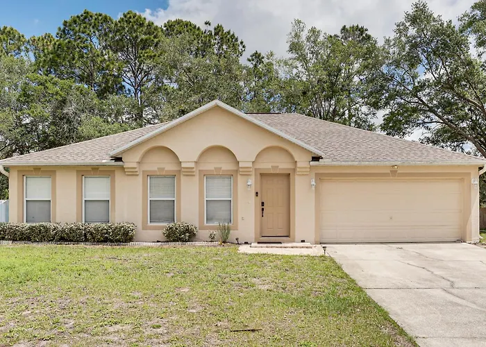 Spacious 4Br Home In Deltona W/ Screened Porch!