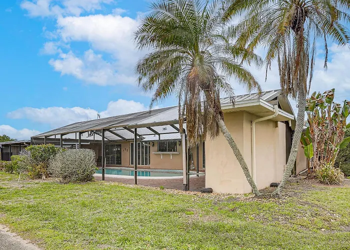 Golf Course Getaway! Port St Lucie Home W/ Lanai