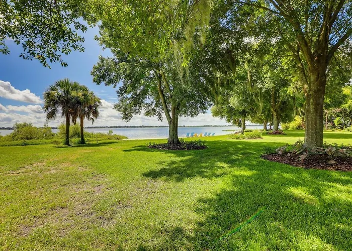 Lakefront Frostproof Retreat With Private Beach