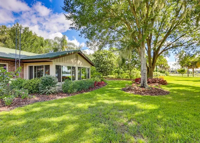 Lakefront Frostproof Retreat With Private Beach