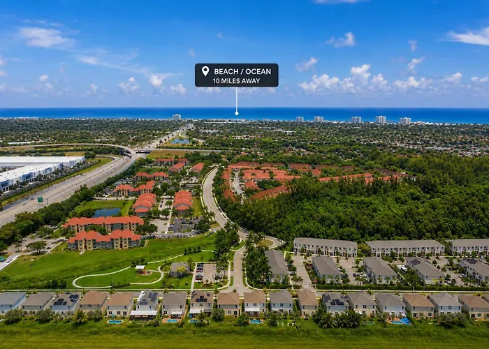 Modern Miami Home Near Hard Rock Sleeps 12