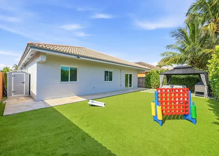 4Br Home Sleeps 14 Bbq And Outdoor Space