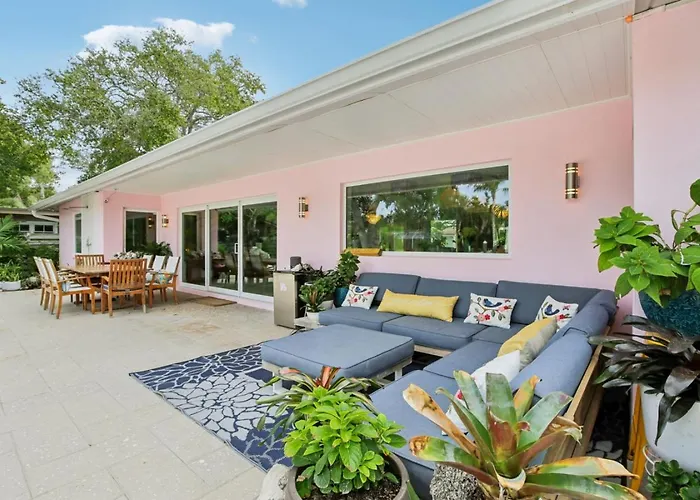 Longboat Key Waterfront - Private Heated Pool With Soaking End & Luxury Hot Tub!