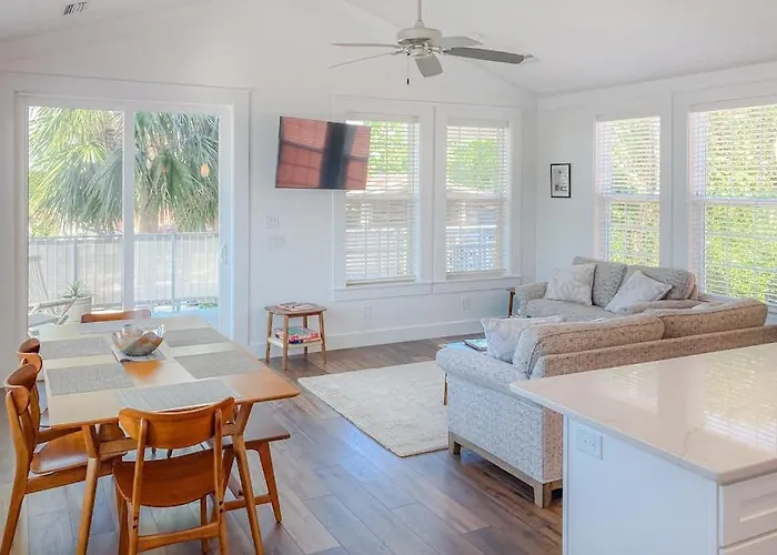 Waterfront Apartment With Lovely Views In Walkable Location