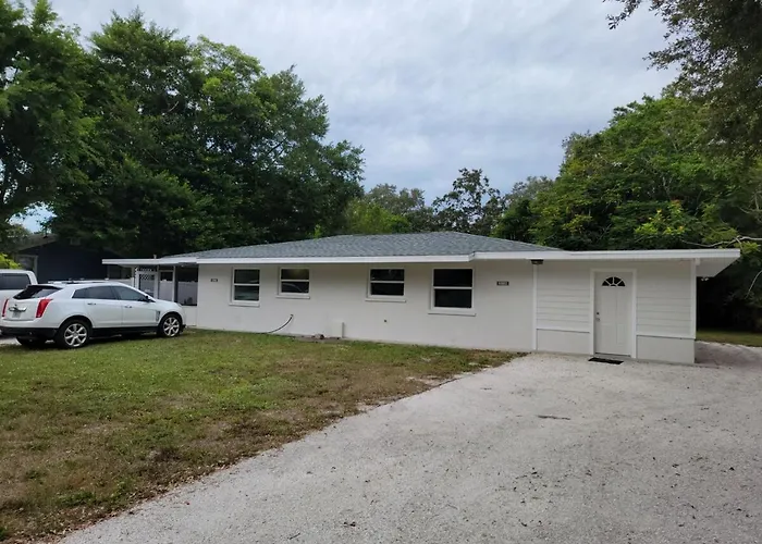Manatee River Bungalow - 4