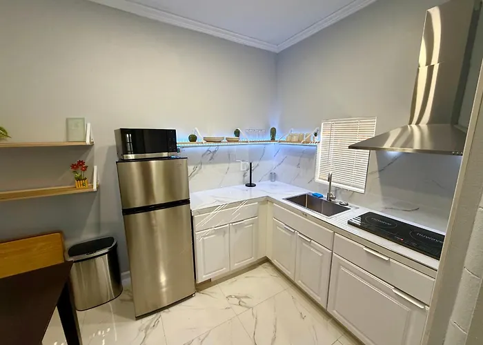 View Private Suite Near Legoland, Downtown & Hospital