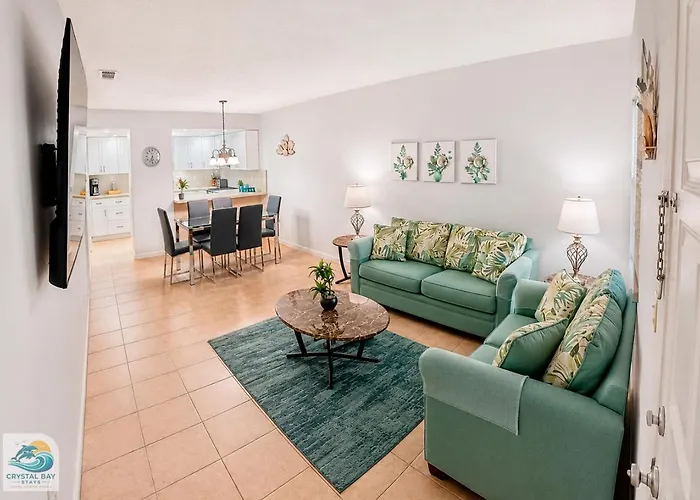 Crystal Bay Stays A Stylish 2Br 2Ba Coastal Getaway To 7 Min To Drive To Beach