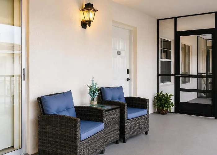 Crystal Bay Stays A Stylish 2Br 2Ba Coastal Getaway To 7 Min To Drive To Beach