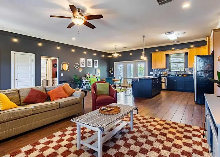 Bright Beachside Living Close To Pensacola Beach