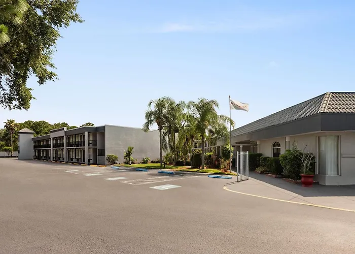 Ramada By Wyndham Cocoa