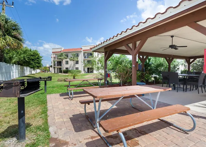 Ocean Village Club Q32