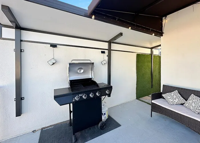 Vacay Spot Experience Luna Sky! 65" Tv Bar, Bbq, Shower Massage Jets, Music, Go To Fl Keys