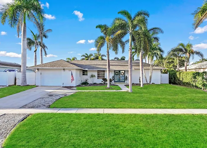 Pet-Friendly Inland Home With Resort Style Yard/Pool