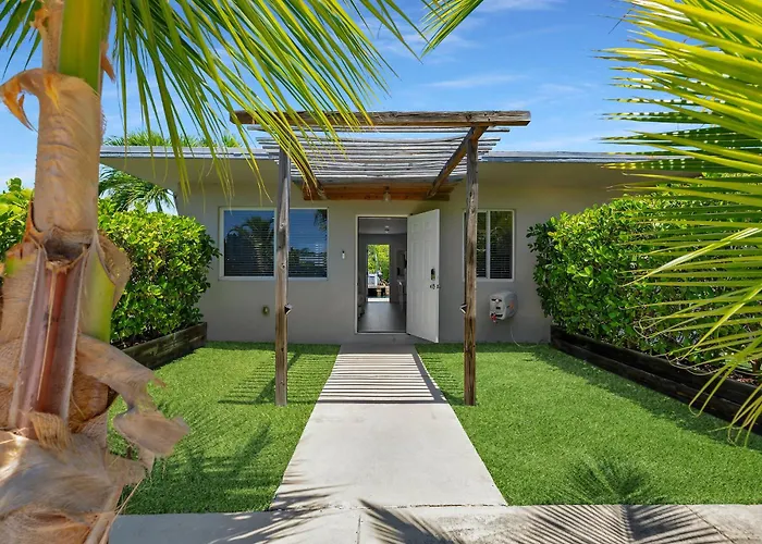 6 Key Largo Waterfront Studio Dock, Snorkel