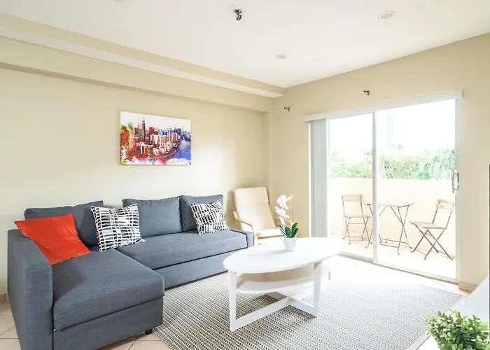 Sunny Isles 1 Bedroom Free Parking Close To Beach