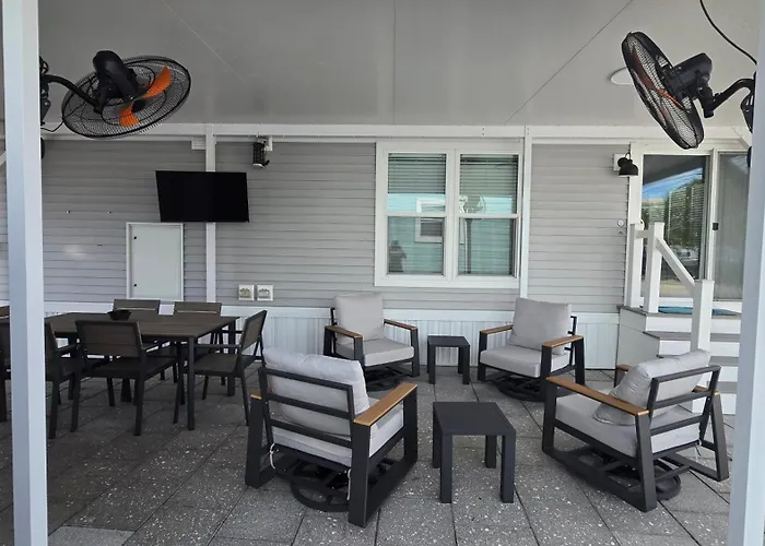 Happier In The Keys Waterfront Tiny Home
