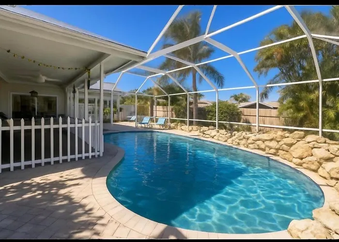 Seriously Beachy, Totally Relaxing And Gorgeous Pool