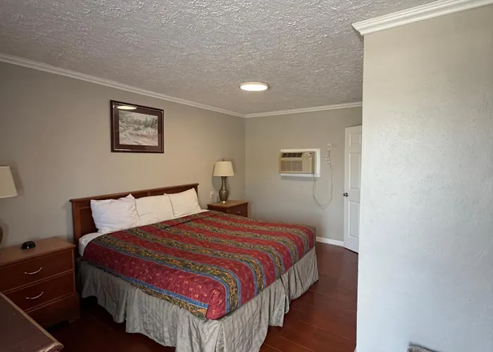 Fairway Inn