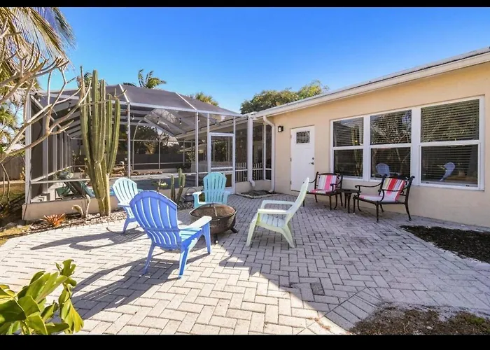 Seriously Beachy, Totally Relaxing And Gorgeous Pool