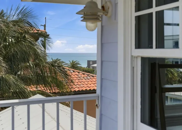 4Br Ocean View Home. Steps Away From Juno Beach!