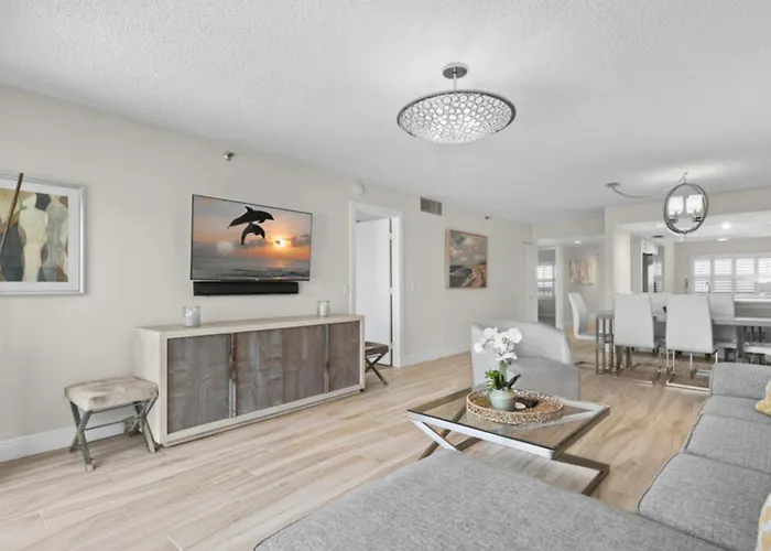 Oceanfront Two Bedroom Residence In Juno Beach
