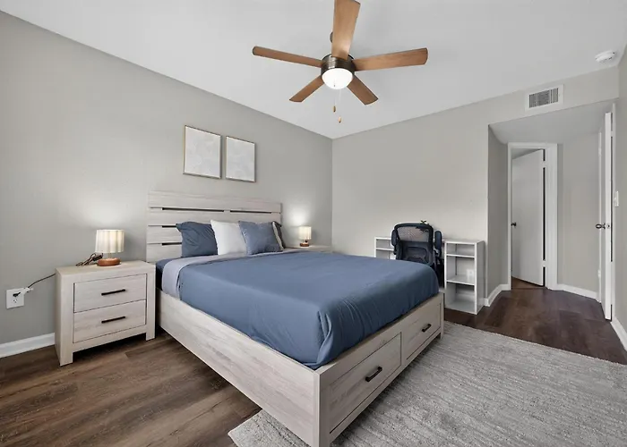 Cozy Contemporary Retreat With Great Amenities
