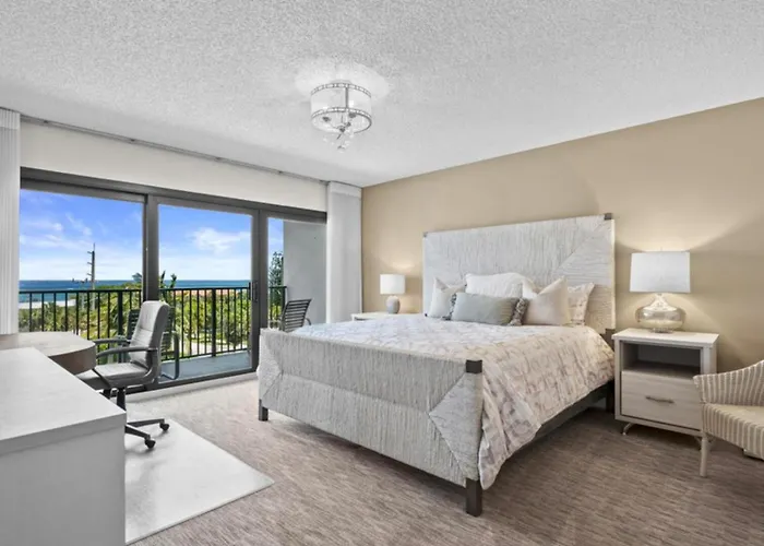 Oceanfront Two Bedroom Residence In Juno Beach