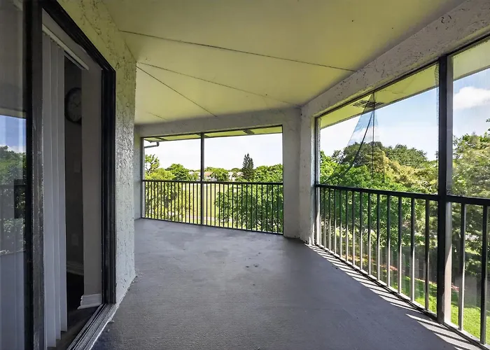 Bright Furnished Space With Community Amenities
