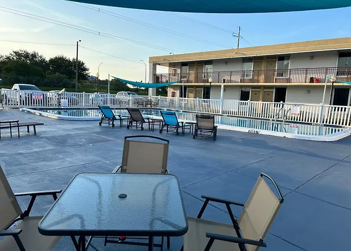 Super 8 By Wyndham Ocala I-75