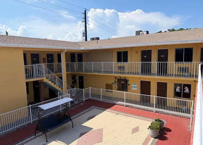 Lisa Apt Motel
