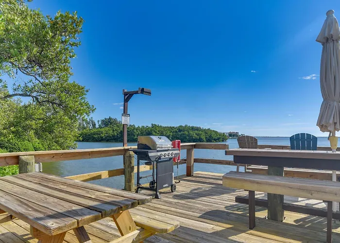 Ocean Views + Pool Access: Tierra Verde Condo!