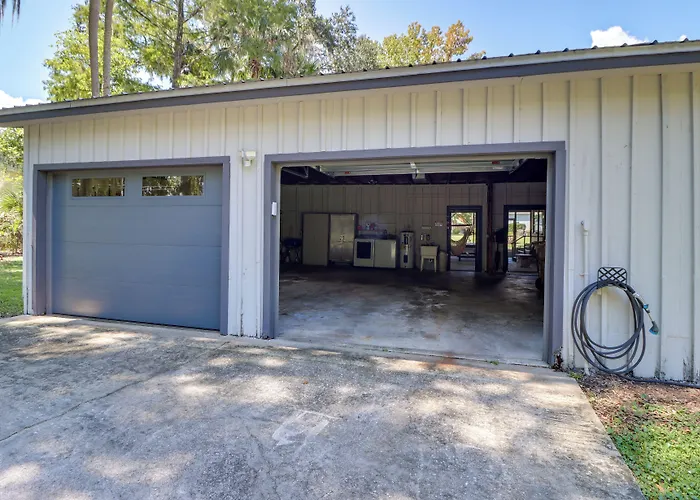 Charming Canalfront Retreat W/ Double Boat Slip!