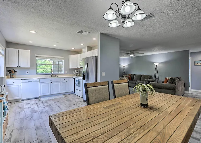 Lanai & Pond At Tranquil Bradenton Retreat!